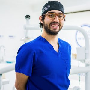 Juan Pablo Mejía - Cirujano Maxilofacial Clínica Oral Country